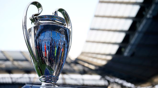 她带着更高 她带着更高